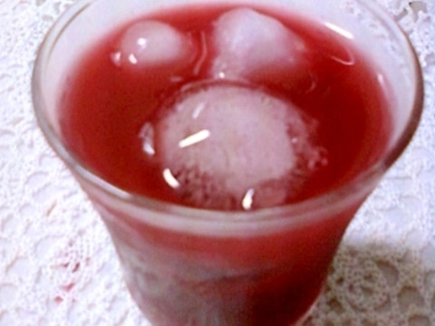紫の野菜ジュースとほうじ茶ブレンドジュース☆*:・